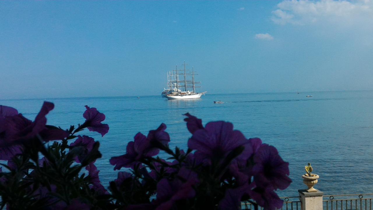 Joanna Studio Flat Giardini Naxos Eksteriør billede